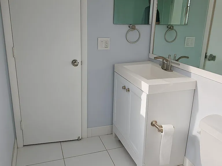 1001 SE 3rd St #3 — Photo 14