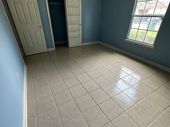 4th image of 7207 Atterbury Cir E