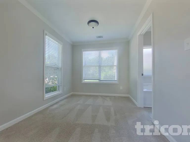104 Logan Creek Ct — Photo 10