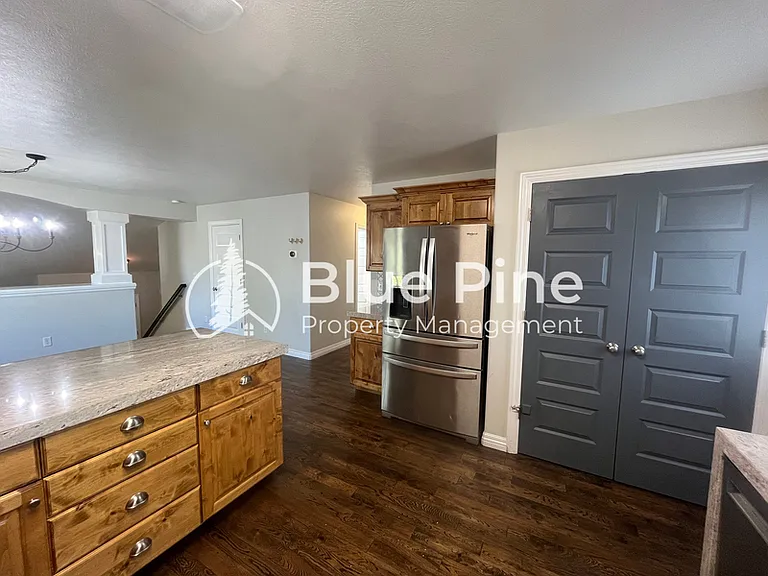 1941 N Oakbrook Rd — Photo 8