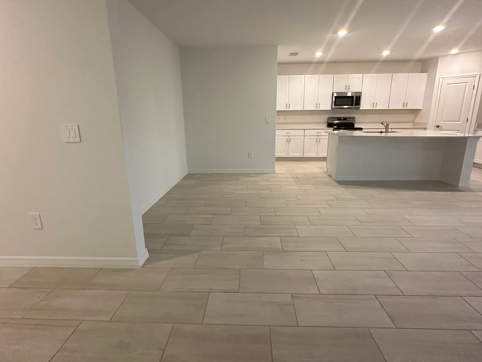 5 bed, 2.5 bath, 2215 sqft, $2,850 — Photo 2