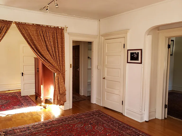 1301 N Franklin St — Photo 2