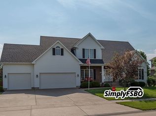 203 S Blanche Dr, Eldridge, IA 52748