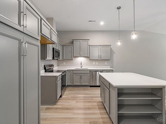 2nd image of 5882 Parkview Ln #66303