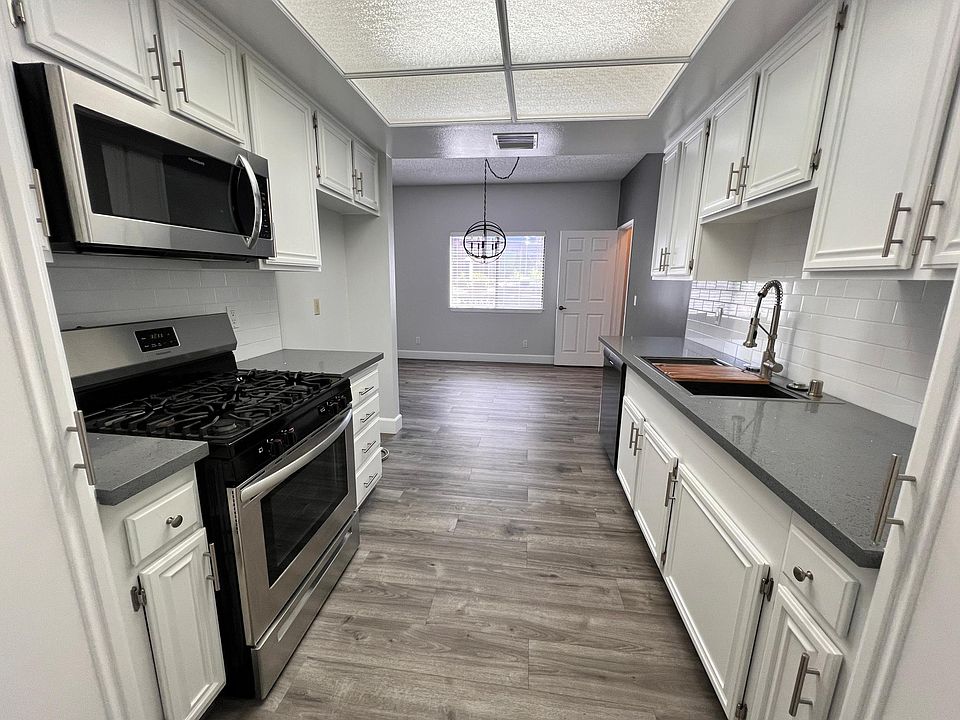 Kitchen (Refrigerator not pictured; can be provided)