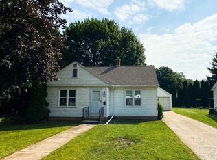 1936 Iowa St, Oshkosh, WI 54902