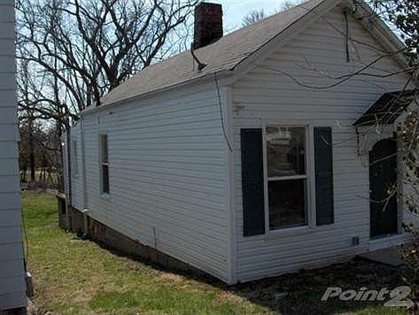 3rd image of 259 Shaw Ave