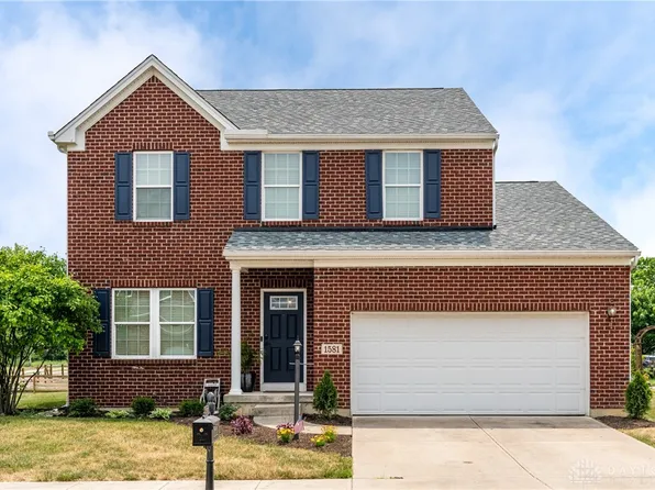 1581 N Wood Creek Dr, Centerville, OH 45458