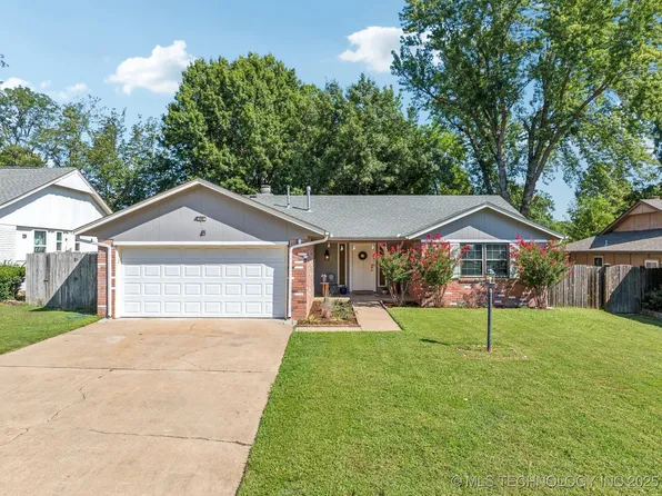 150 W Laredo Pl, Broken Arrow, OK 74012