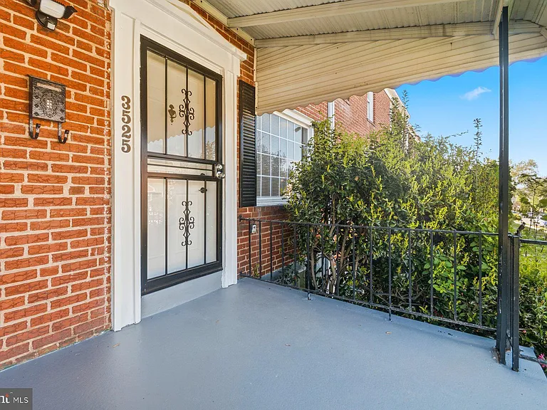 3525 Kentucky Ave — Photo 2