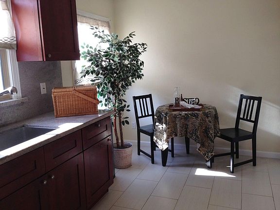 3rd image of 12 Archer Ct