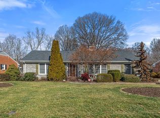 2806 Northampton Dr, Greensboro, NC 27408