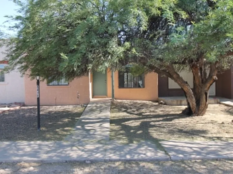 8838 E Arbor St — Photo 2