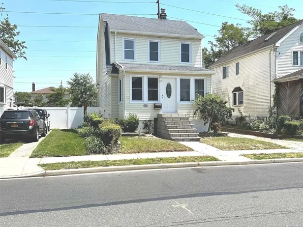 169 Cochran Place, Valley Stream, NY 11581