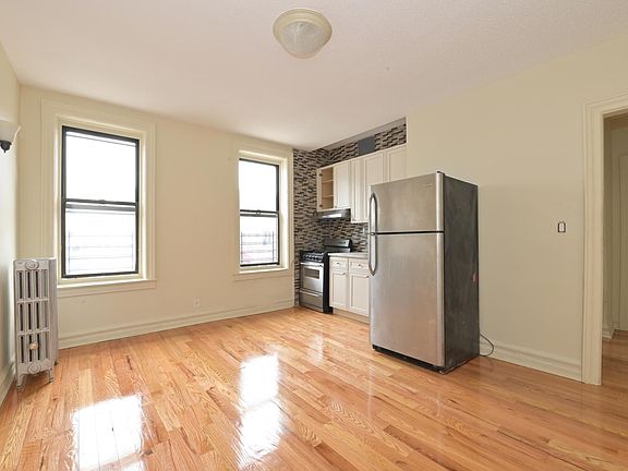 4th image of 8840 144th St APT B3