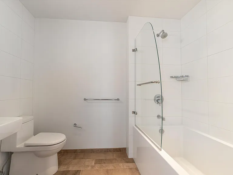 1450 Franklin St #505 — Photo 16