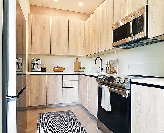 3rd image of 423 Tompkins Ave #4F