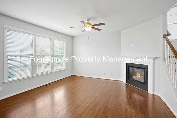 100 Cabot Dr — Photo 11