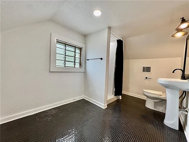 433 Homer St — Photo 19