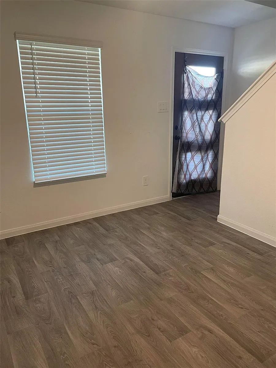 Building Photo - 9718 Marie Village Ct