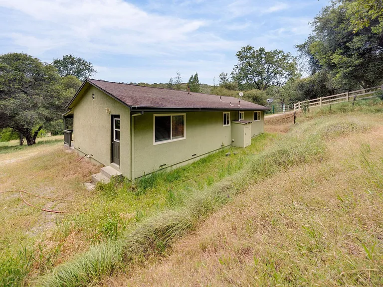 1019 Mount Aukum Ct — Photo 25