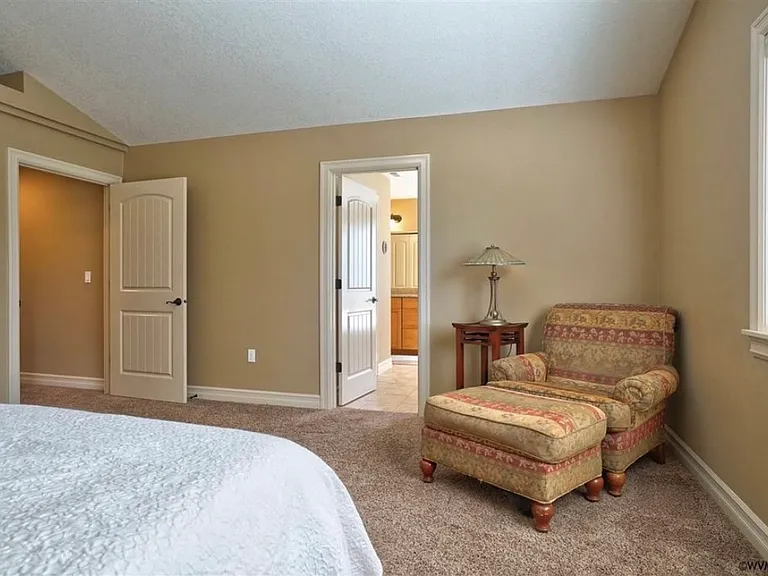 2689 Broadway St NW — Photo 13