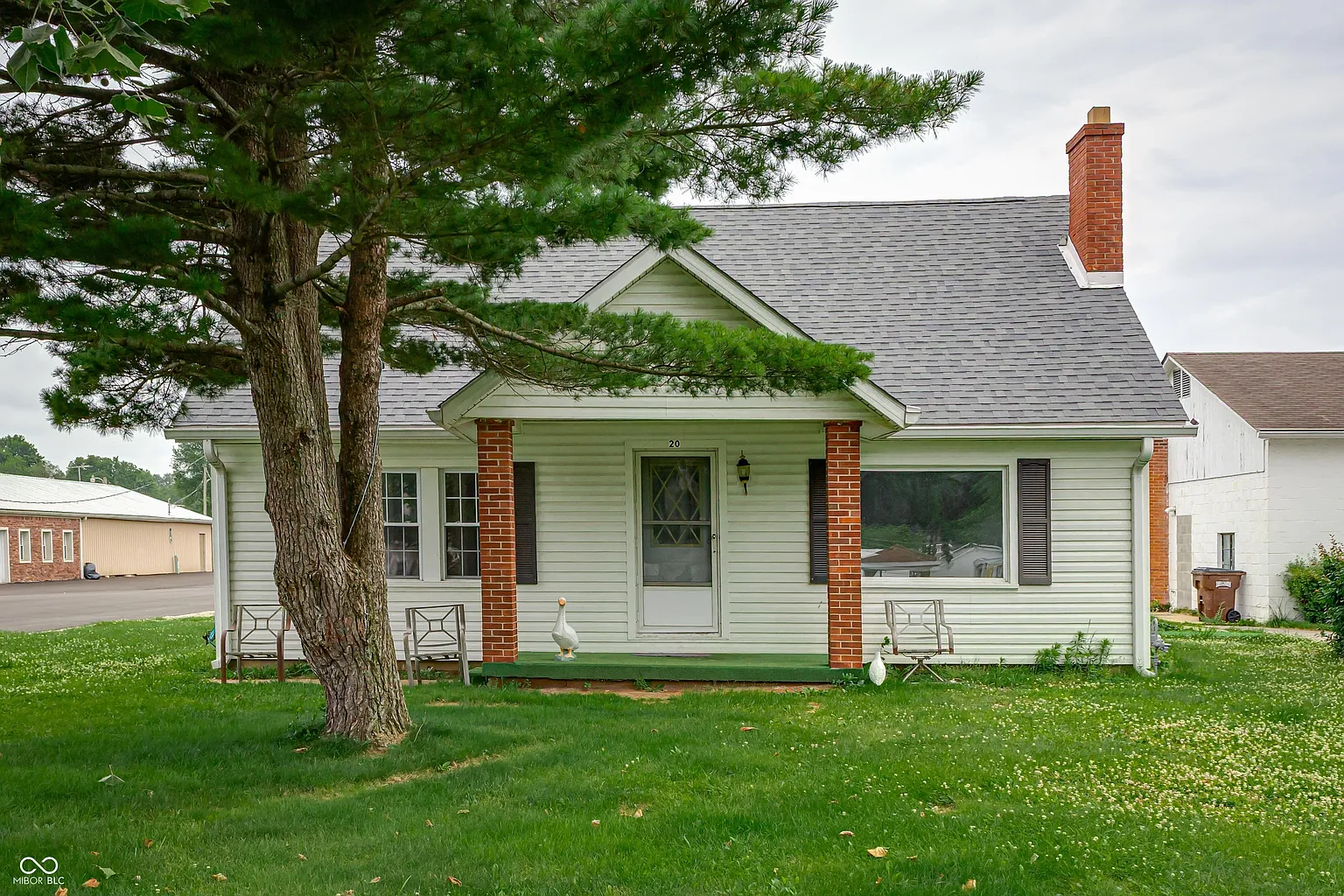 20-24 N Eisenhower Dr photo 1