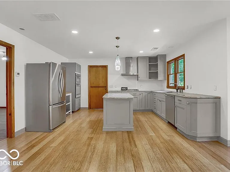 760 W Pine St — Photo 10