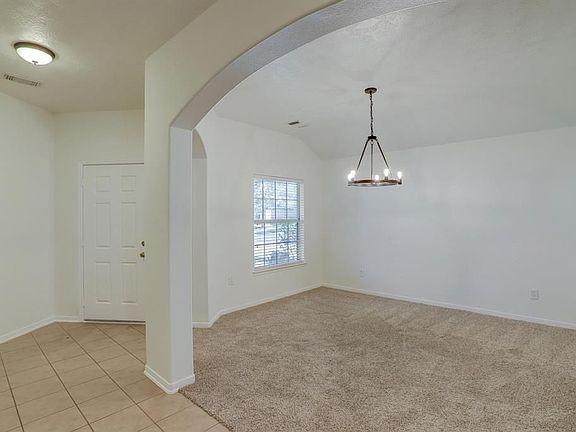 2nd image of 2703 Lakecrest Forest Dr