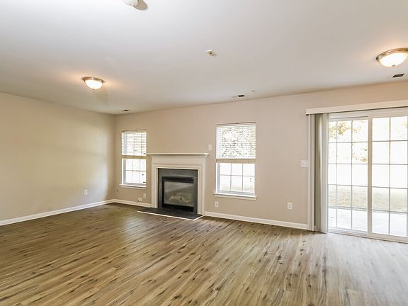 4th image of 10621 Mountain Springs Dr
