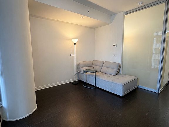2nd image of 8 Mercer St #1504