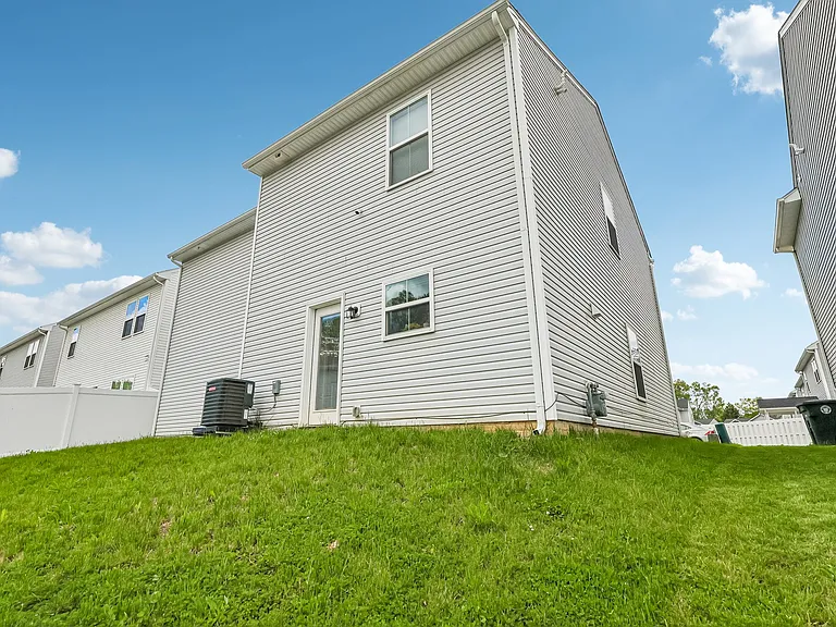 572 Auld Farm Cir — Photo 30
