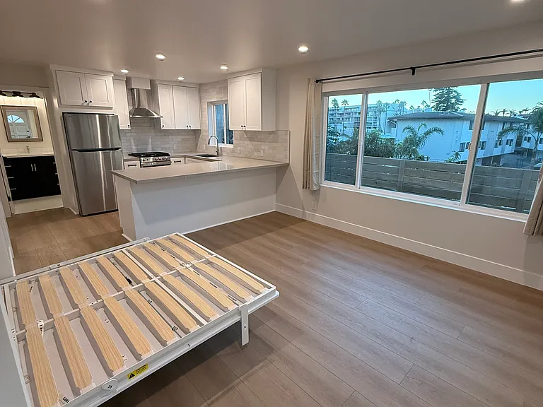 416 Monterey Ln #C — Photo 5