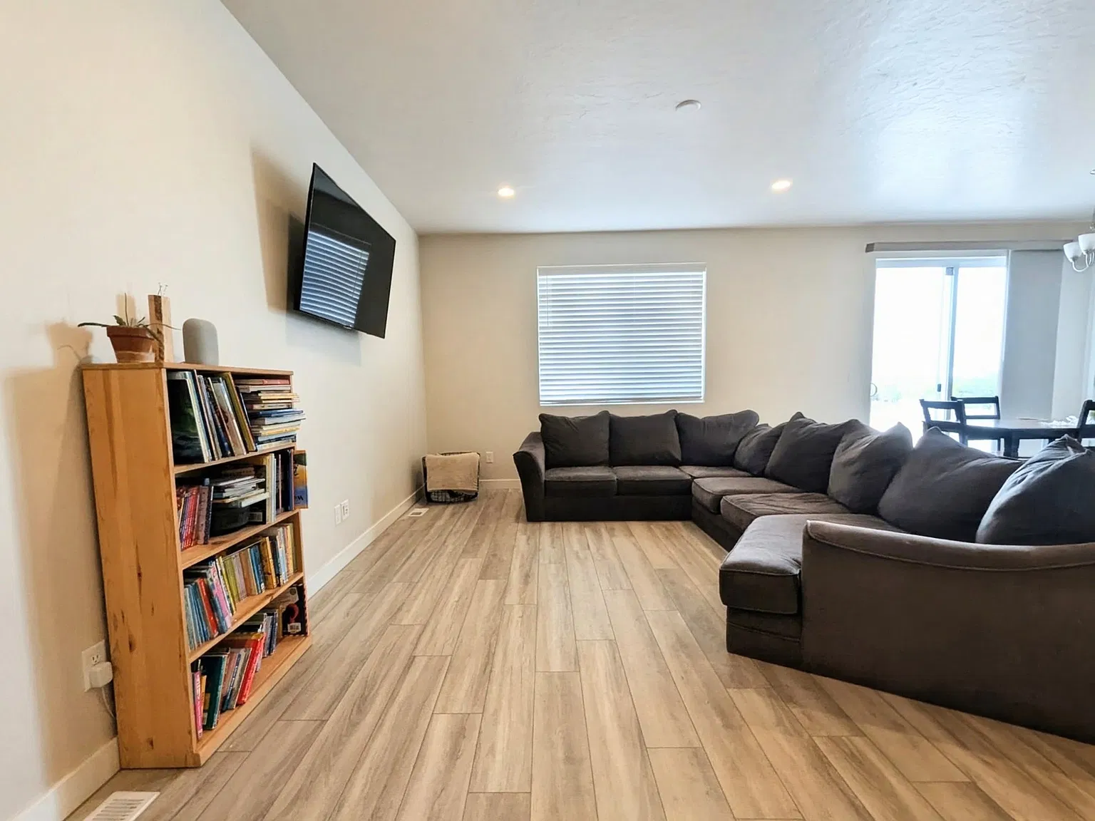 3 bed, 1520 sqft, $2,400 — Photo 3