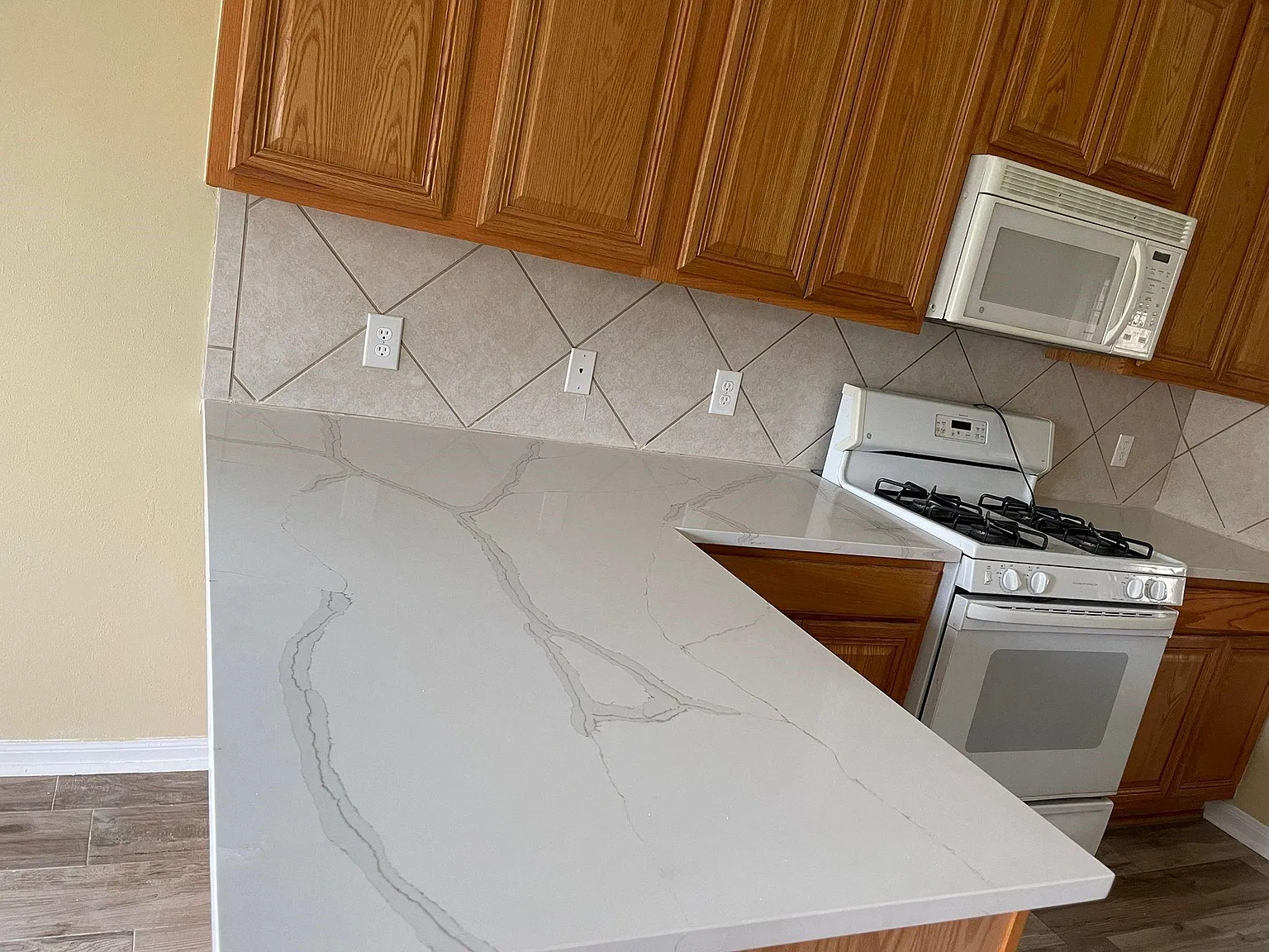 4 bed, 3.5 bath, 2620 sqft, $2,450 — Photo 4