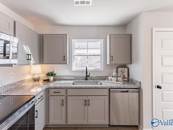 3rd image of 119 Domingues Ave