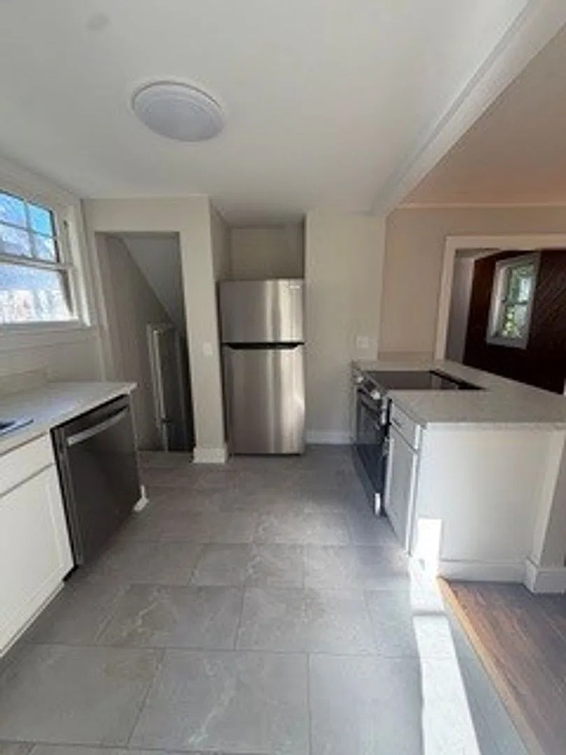 3 Bedroom w/basement — Photo 3