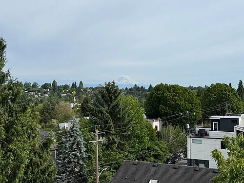 113 24th Ave E Photo 1