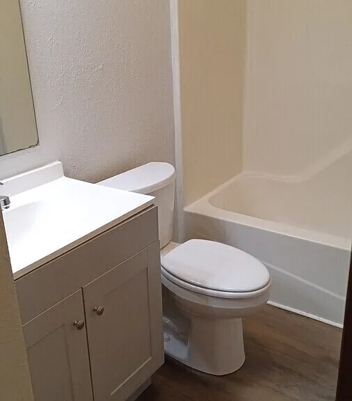 55 Oak Hill Dr #14 — Photo 2