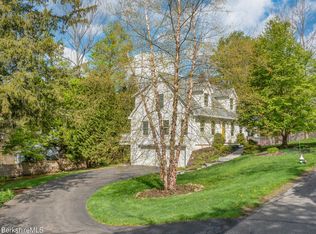 3 Willard Hill Rd, Stockbridge, MA 01262