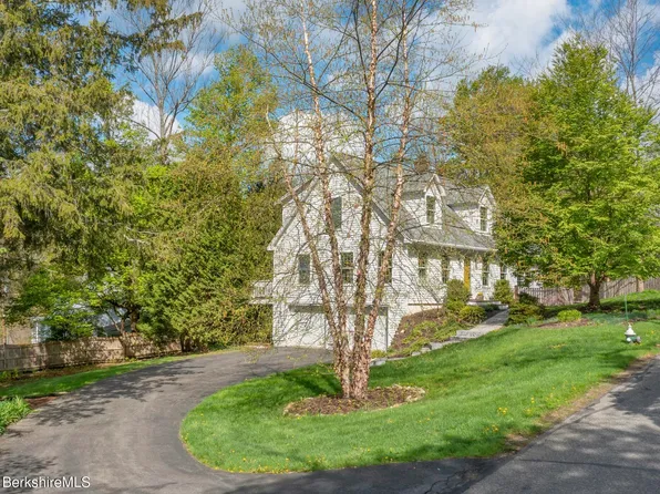 3 Willard Hill Rd, Stockbridge, MA 01262