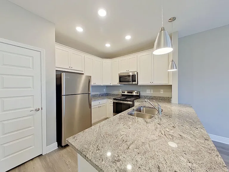 7 Holmes Blvd #C — Photo 7