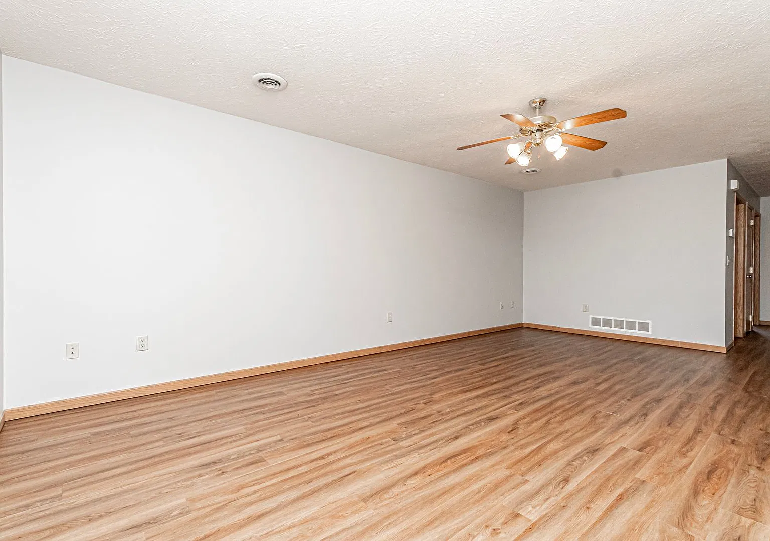 Red Brick Apartments — Photo 2