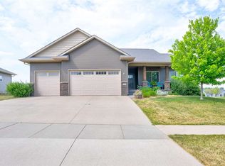 1660 Red Barn Dr, North Liberty, IA 52317