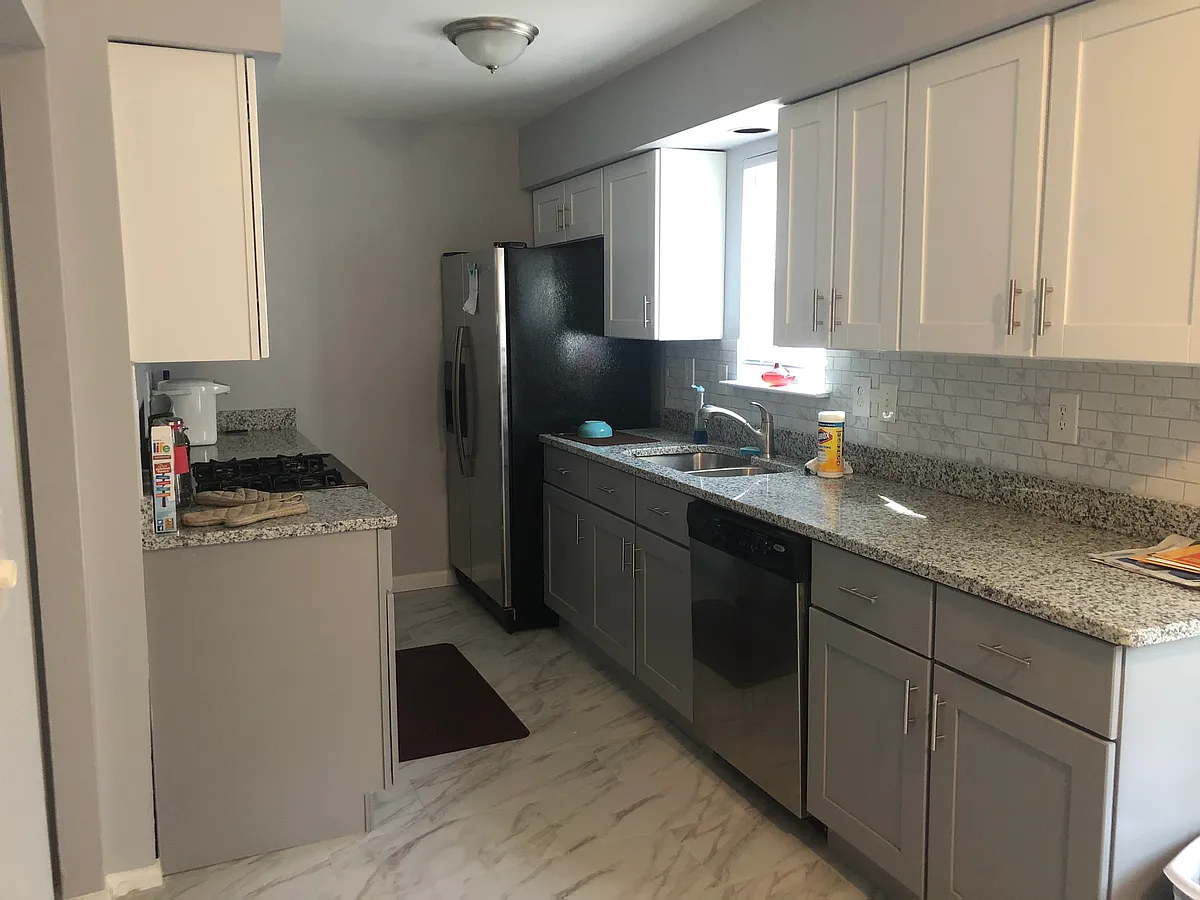 Main Kitchen - 4406 Stockbridge Ct
