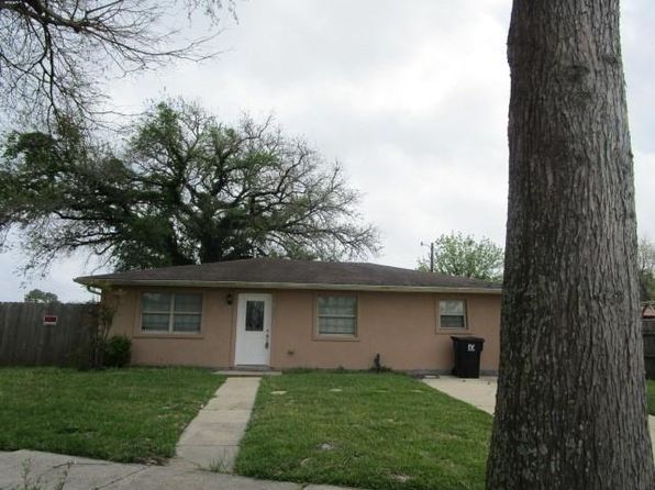 2405 Bobolink Dr, Saint Bernard, LA 70085