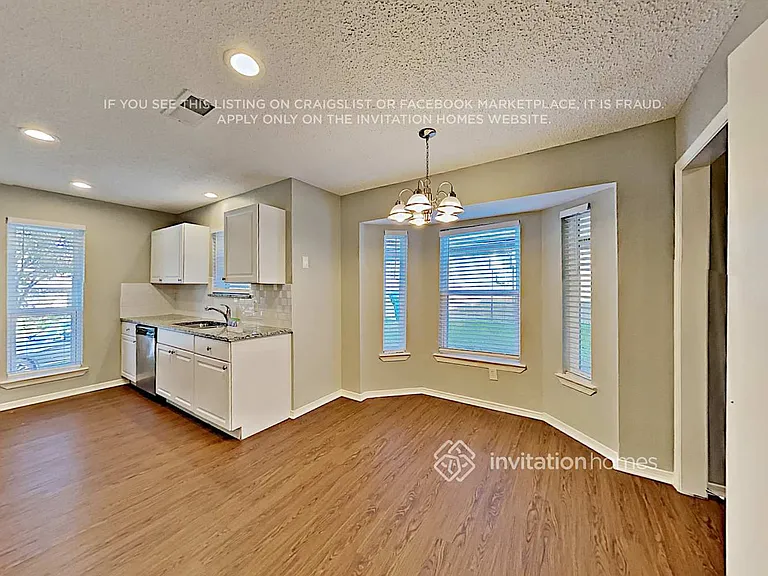 2206 Cedarcrest Dr — Photo 10