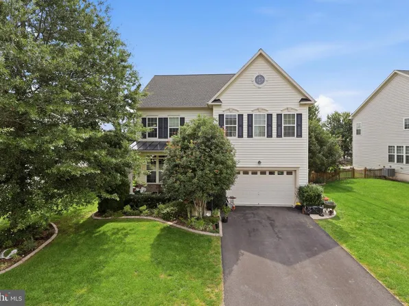 25 Charter Gate Dr, Fredericksburg, VA 22406