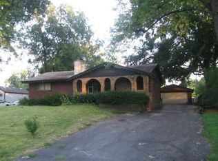 151 Iris Rd, Darien, IL 60561