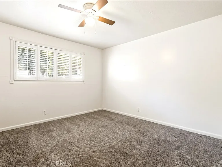 524 E Ghent St — Photo 17